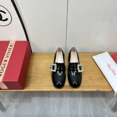 Roger Vivier Casual Shoes